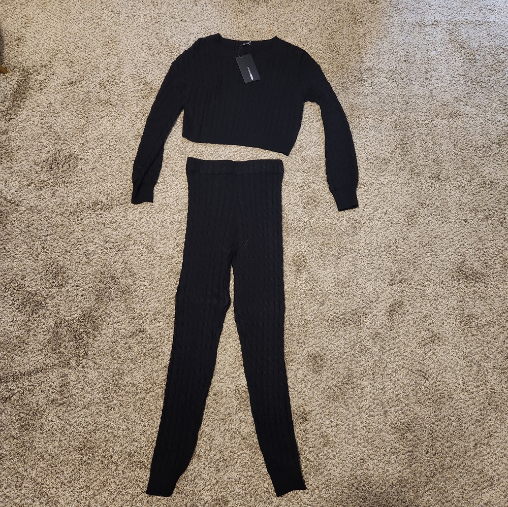Black, fashion nova 2 piece sweater fit. Size large
